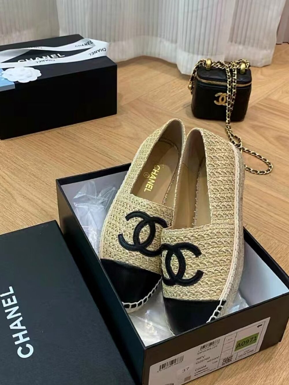 CHANEL Two-Tone Espadrille Flats - Picture 5 of 7